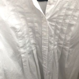 Cute Anthropologie/Maeve Smocked White Top